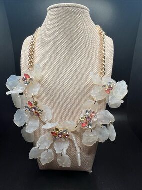 New York & Company floral lucite statement necklace pastel bib necklace NWT